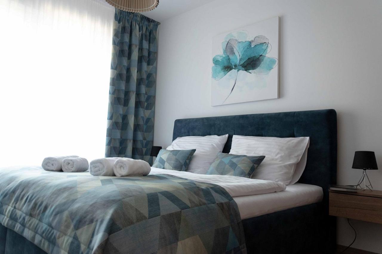 Taban Halifax Apartment - City Center & Free Parking Nitra Eksteriør billede