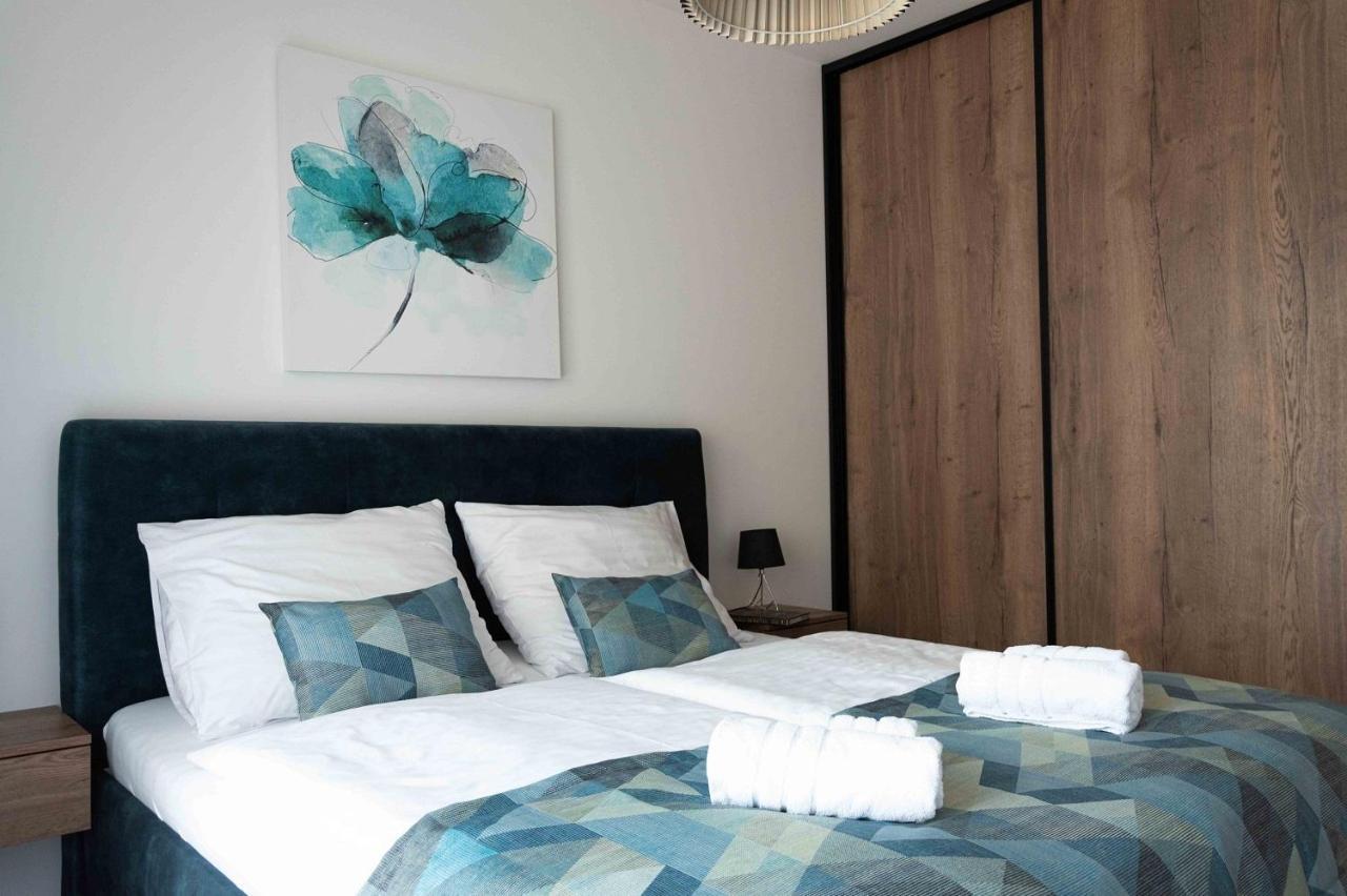 Taban Halifax Apartment - City Center & Free Parking Nitra Eksteriør billede